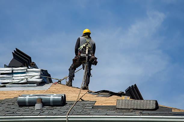 Professional Gutter Installation technician working in Chinquapin, NC